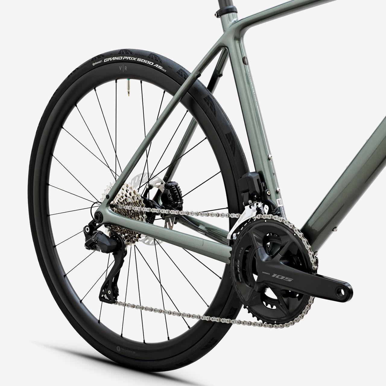 2025 | EDR CF Ultra 105 Di2 PW