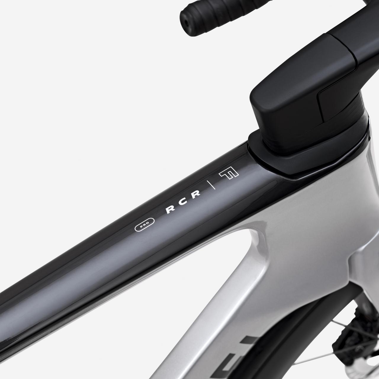 2025 | RCR-F PRO II 105 Di2 PW