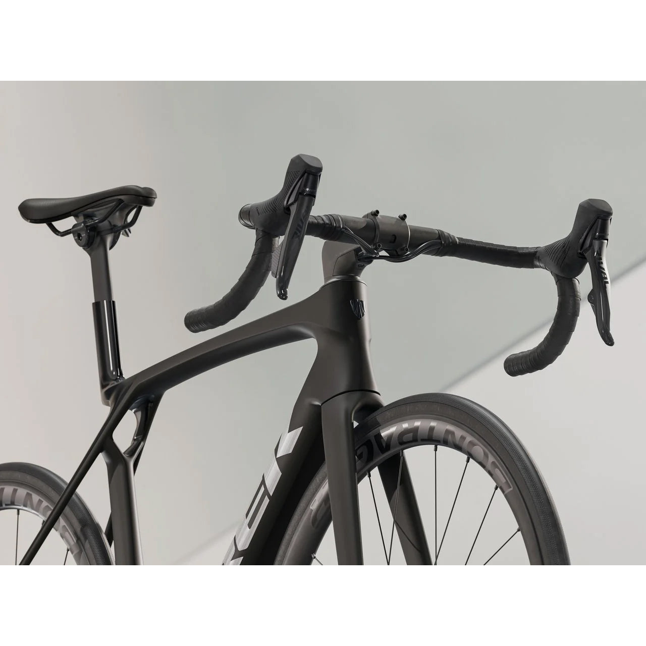 2025 | Madone SL 6 AXS Gen 8
