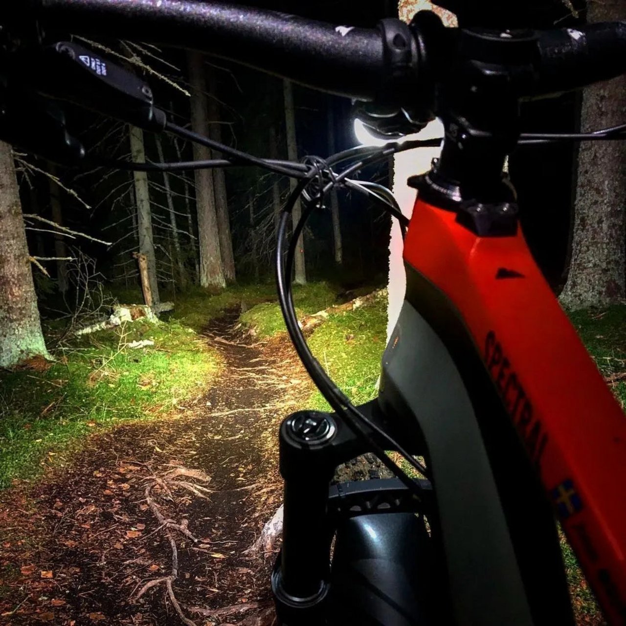 ALLTY 2000 OLED Power Bike Light