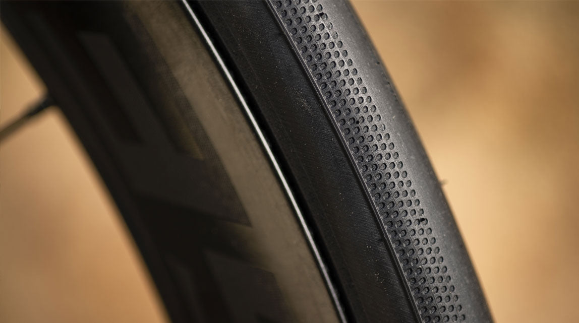 Bontrager R3 Hard-Case Lite TLR Road Tire