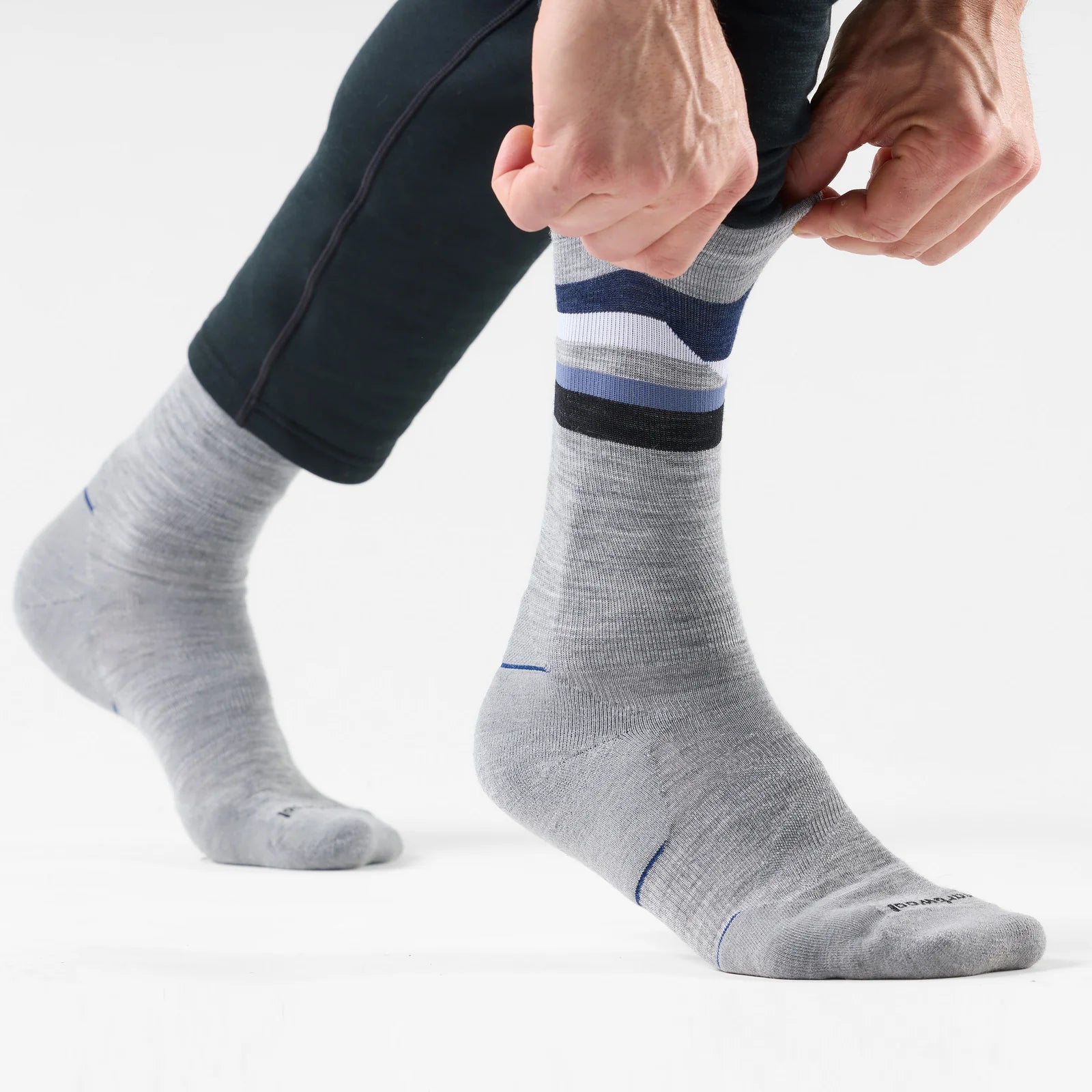 Run Cold Weather Targeted Cushion Horizons Crew Socks