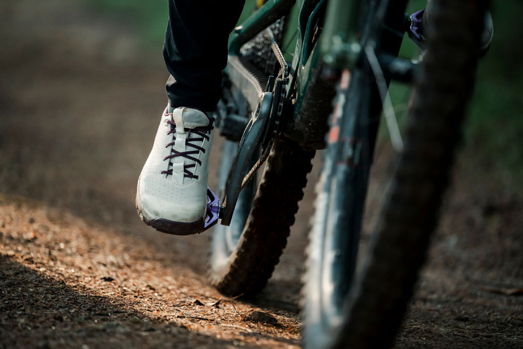 Crankbrothers grey mountain bike shoe